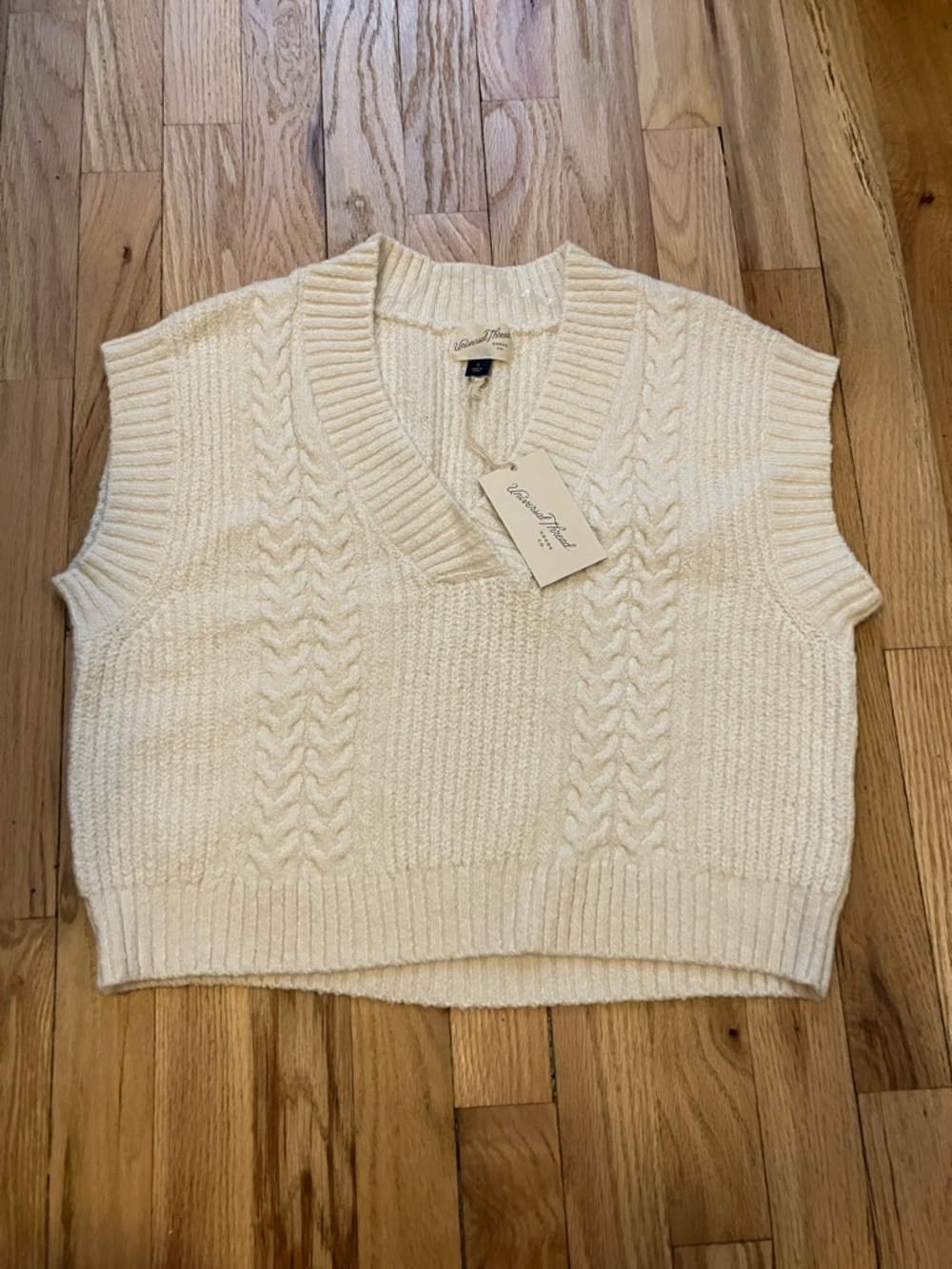Universal Thread Cream Cable Knit cropped V-Neck Sweater Vest